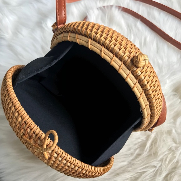Round Boho Rattan Purse - Picture 3 of 3